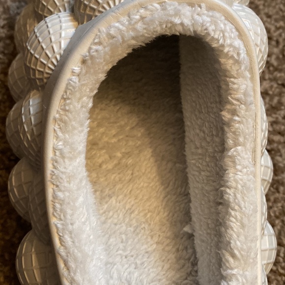 Grey Plush bubble slides - Picture 5 of 5